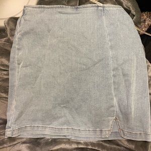 Light wash tight denim skirt Wild Fable size 00